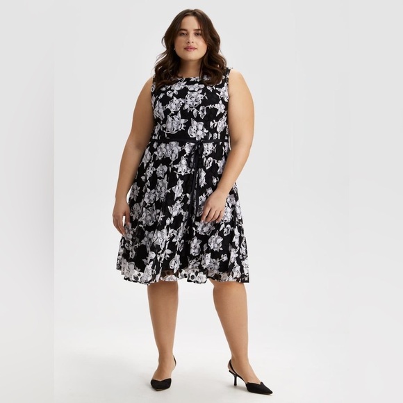 Lane Bryant Lace Floral Midi Dress Size 24 Color Black & White Belted Pleated - Picture 1 of 11